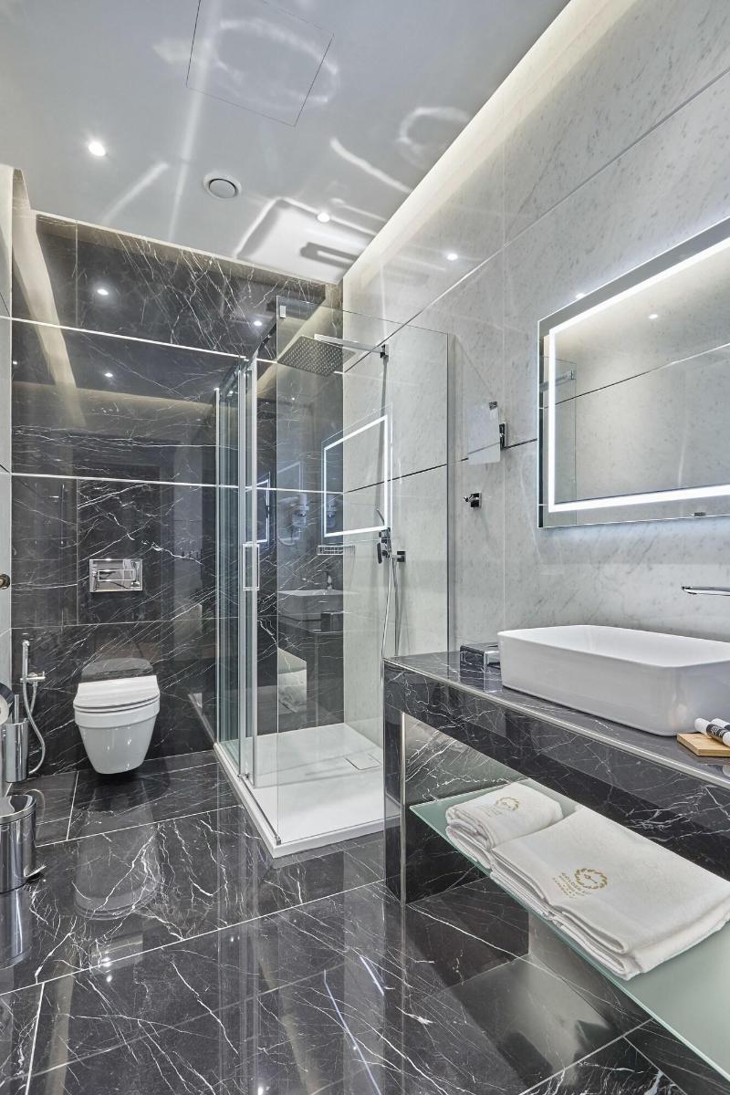 Golden Key Boutique Hotel image