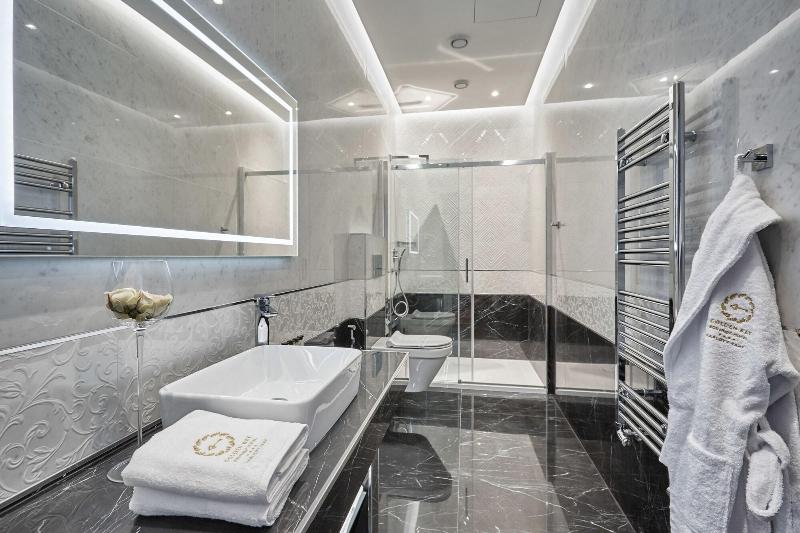 Golden Key Boutique Hotel image