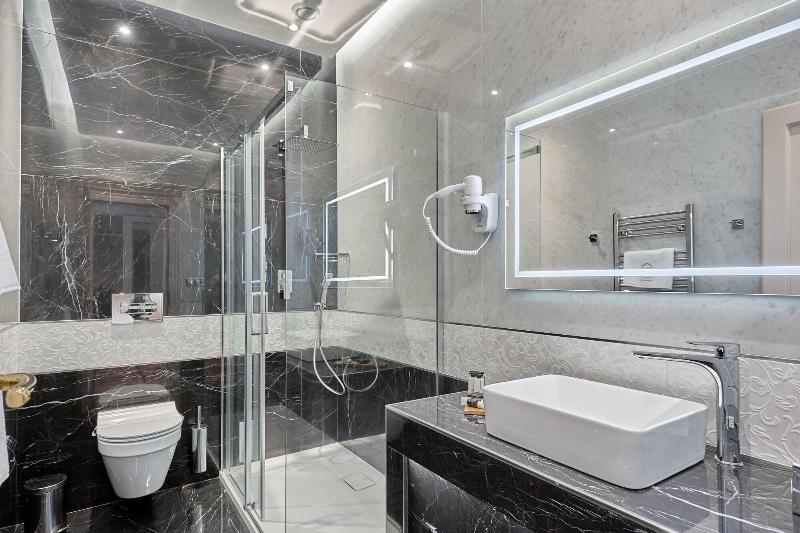 Golden Key Boutique Hotel image