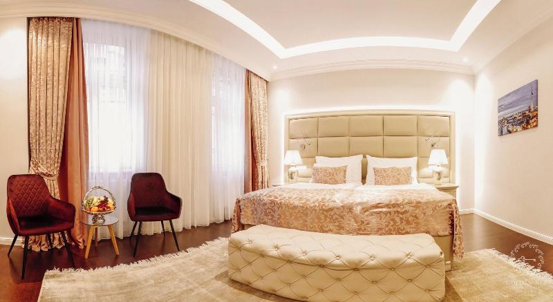 Golden Key Boutique Hotel image