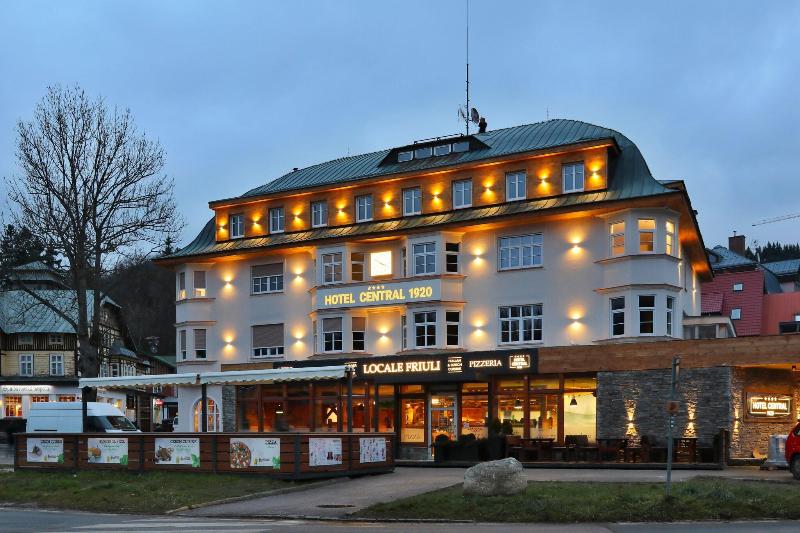 Hotel Central 1920 image