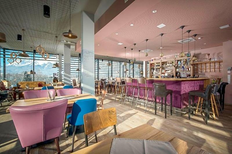 Cubo Sport & Art Hotel image