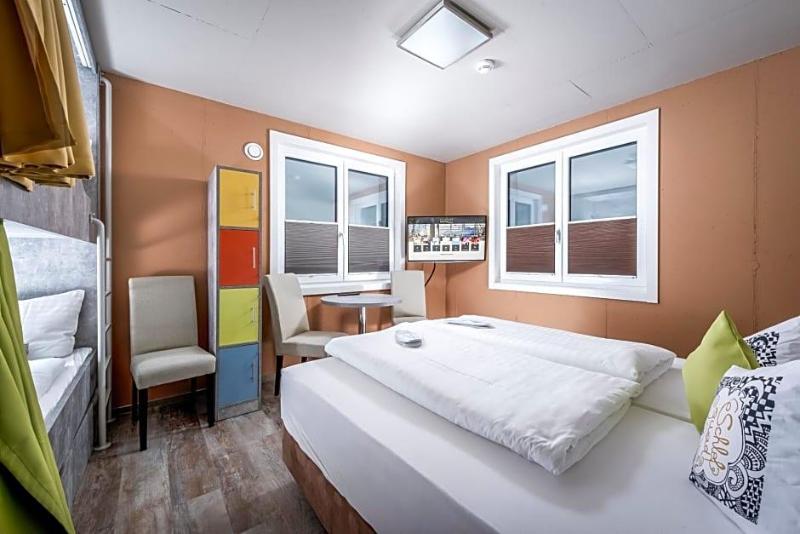 Cubo Sport & Art Hotel image