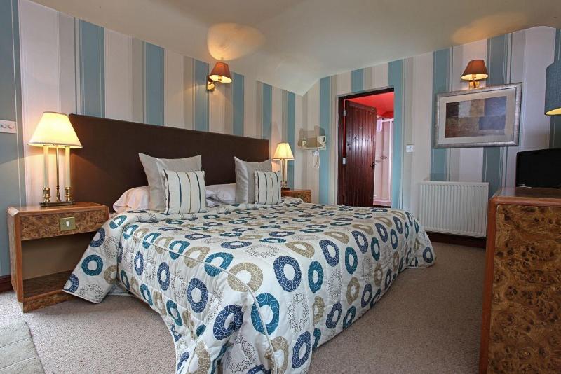 Cornfields Hotel & Restaurant image