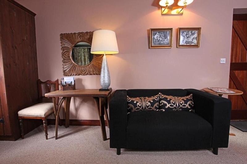 Cornfields Hotel & Restaurant image