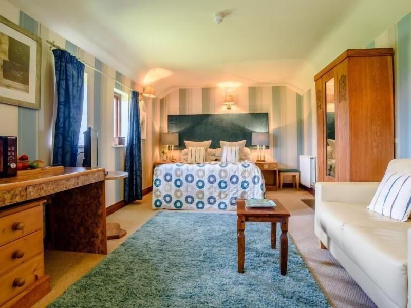 Cornfields Hotel & Restaurant image