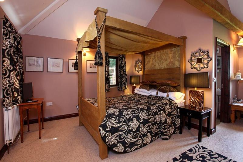 Cornfields Hotel & Restaurant image