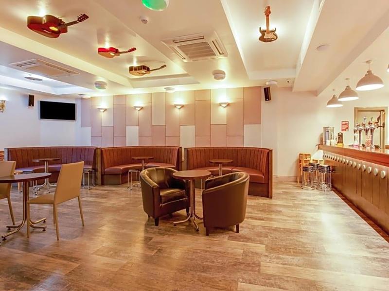 Padarn Hotel image