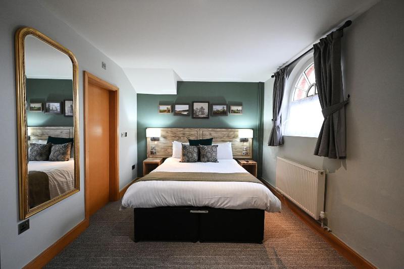 Crewe & Harpur, Derby by Marston's Inns image