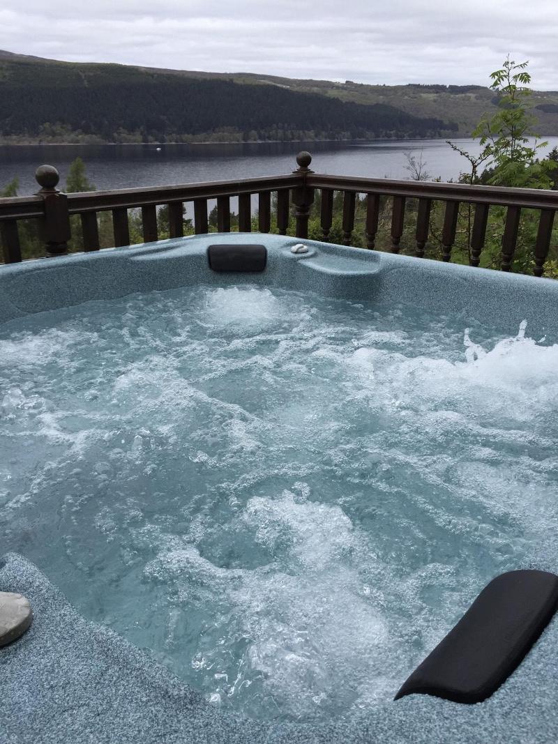 Lodges On Loch Ness image