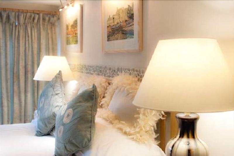 Swan House image