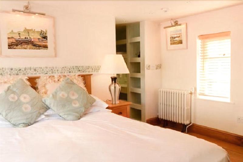 Swan House image