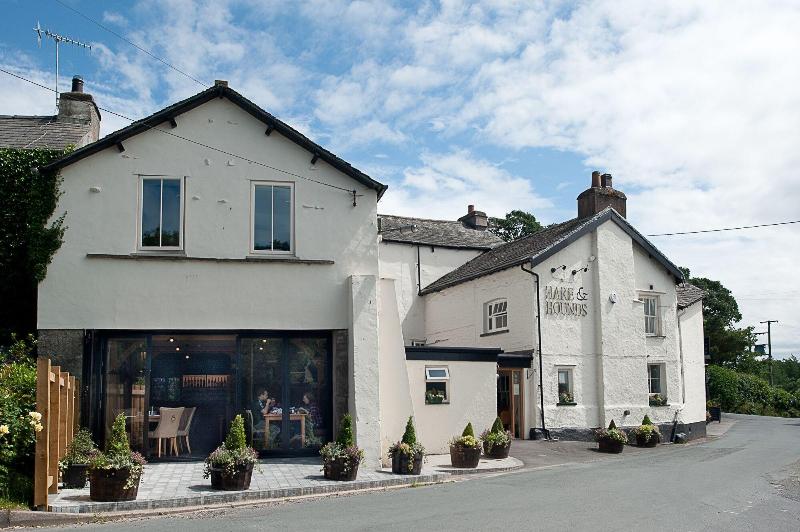 Hare & Hounds image