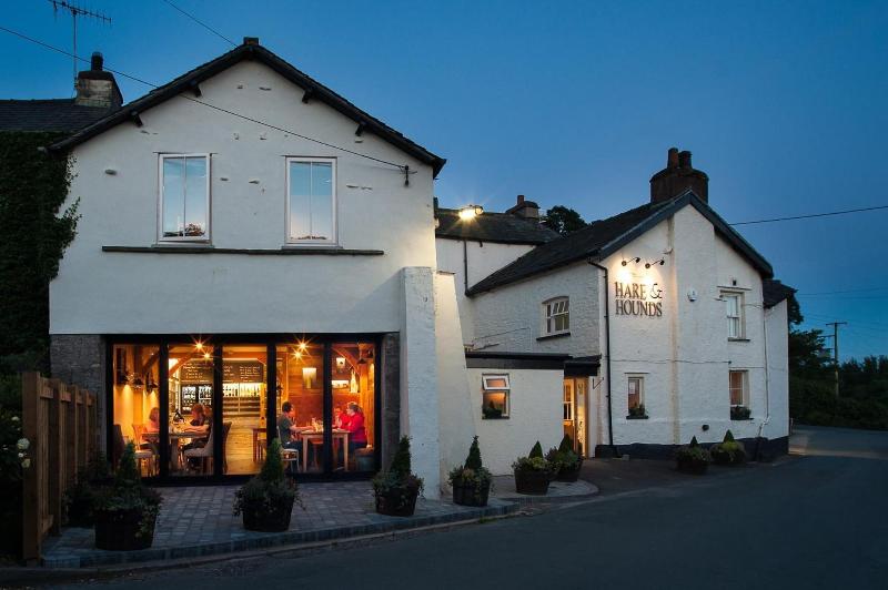 Hare & Hounds image