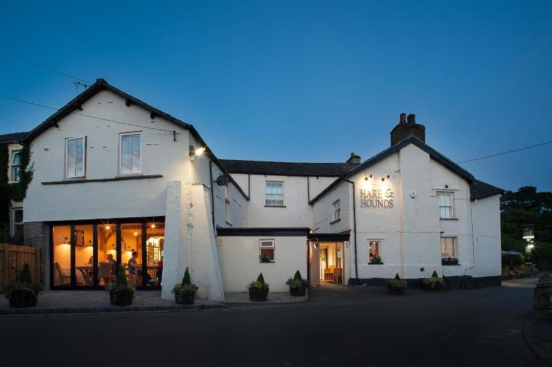 Hare & Hounds image