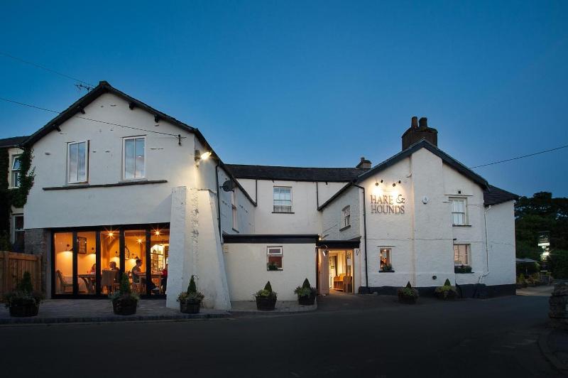 Hare & Hounds image
