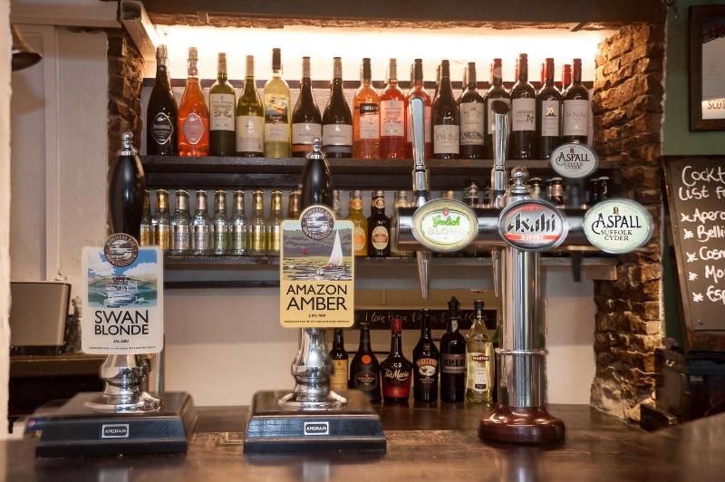 Hare & Hounds image