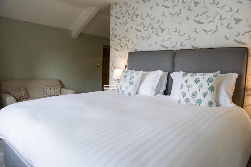 Hare & Hounds image