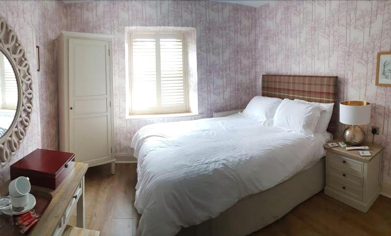 Queen Catherine Hotel image