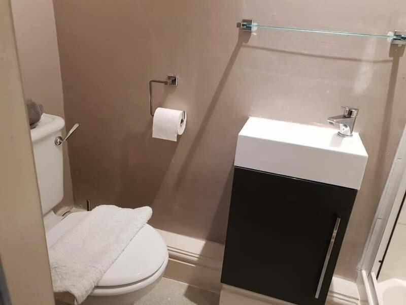 Queen Catherine Hotel image