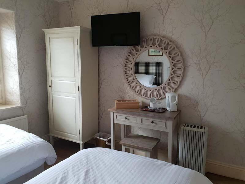 Queen Catherine Hotel image