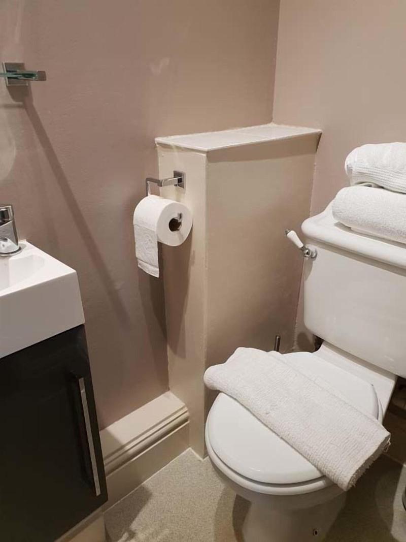 Queen Catherine Hotel image