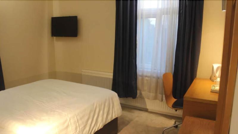 Corona Hotel Sheffield Meadowhall image