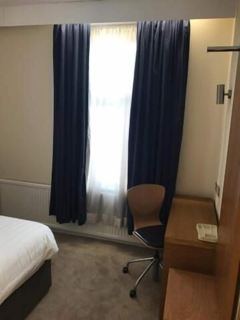 Corona Hotel Sheffield Meadowhall image