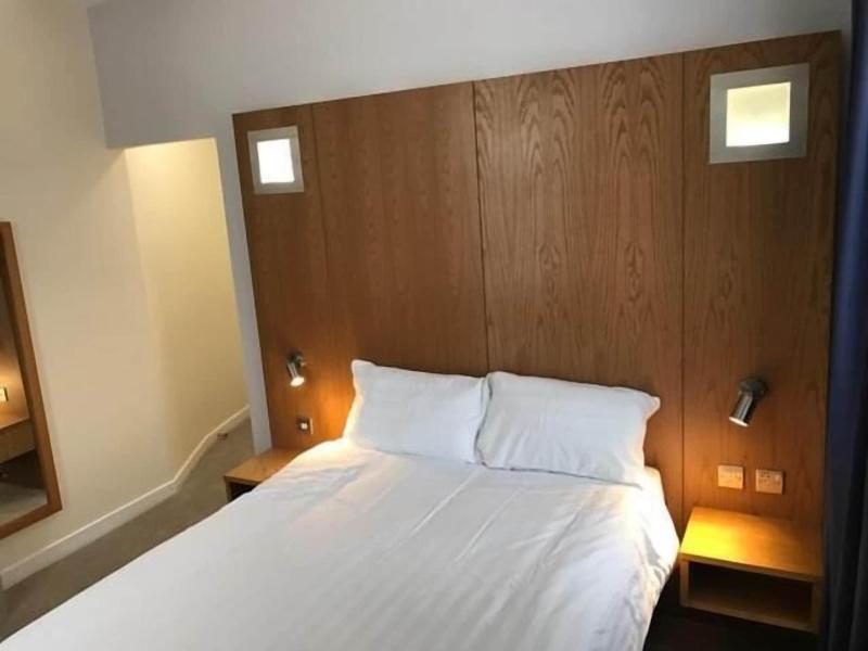 Corona Hotel Sheffield Meadowhall image