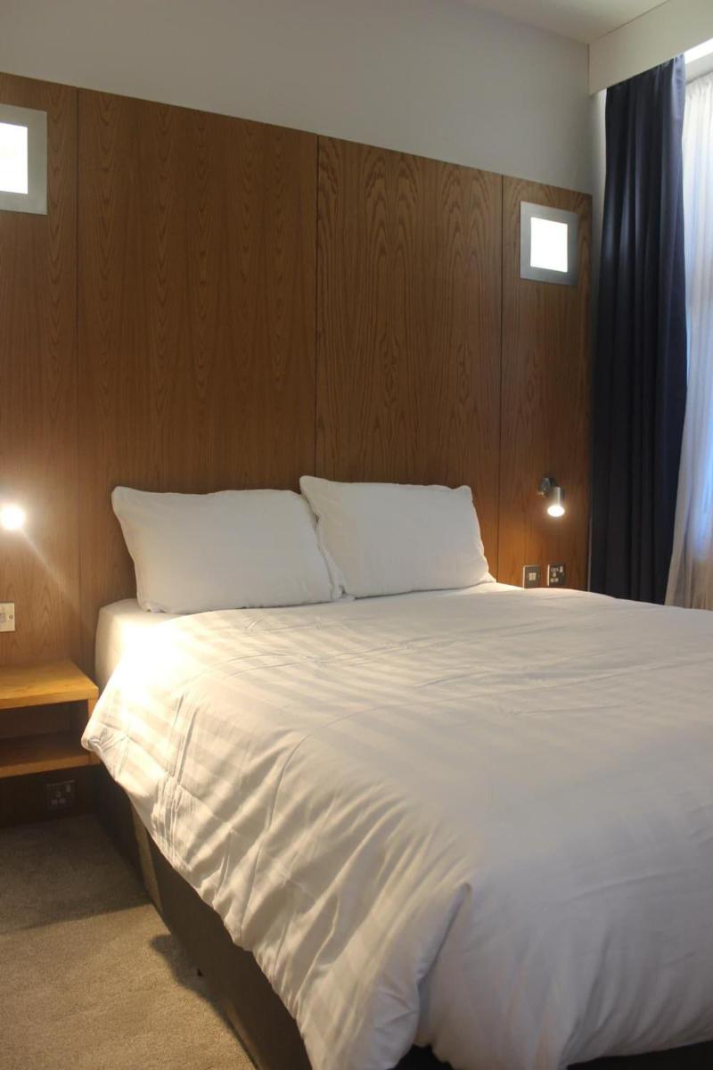 Corona Hotel Sheffield Meadowhall image