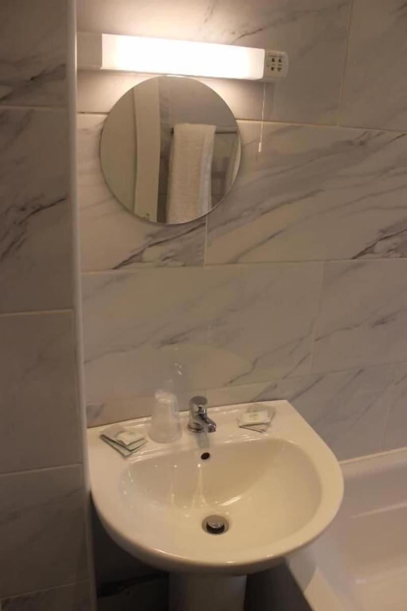 Corona Hotel Sheffield Meadowhall image