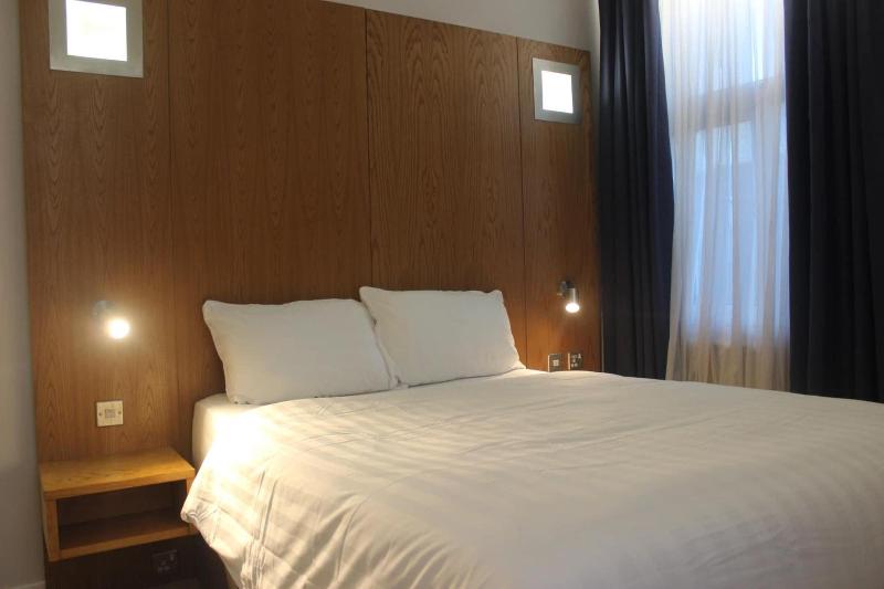 Corona Hotel Sheffield Meadowhall image