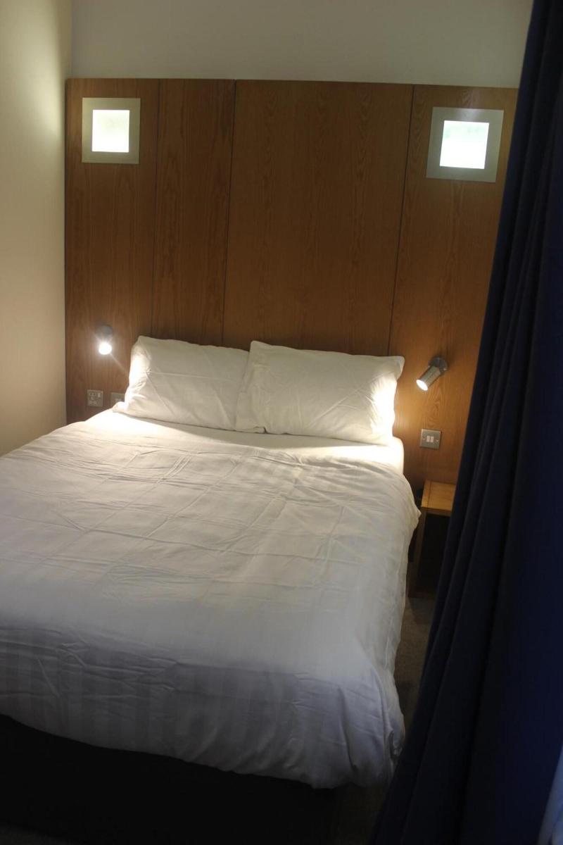 Corona Hotel Sheffield Meadowhall image