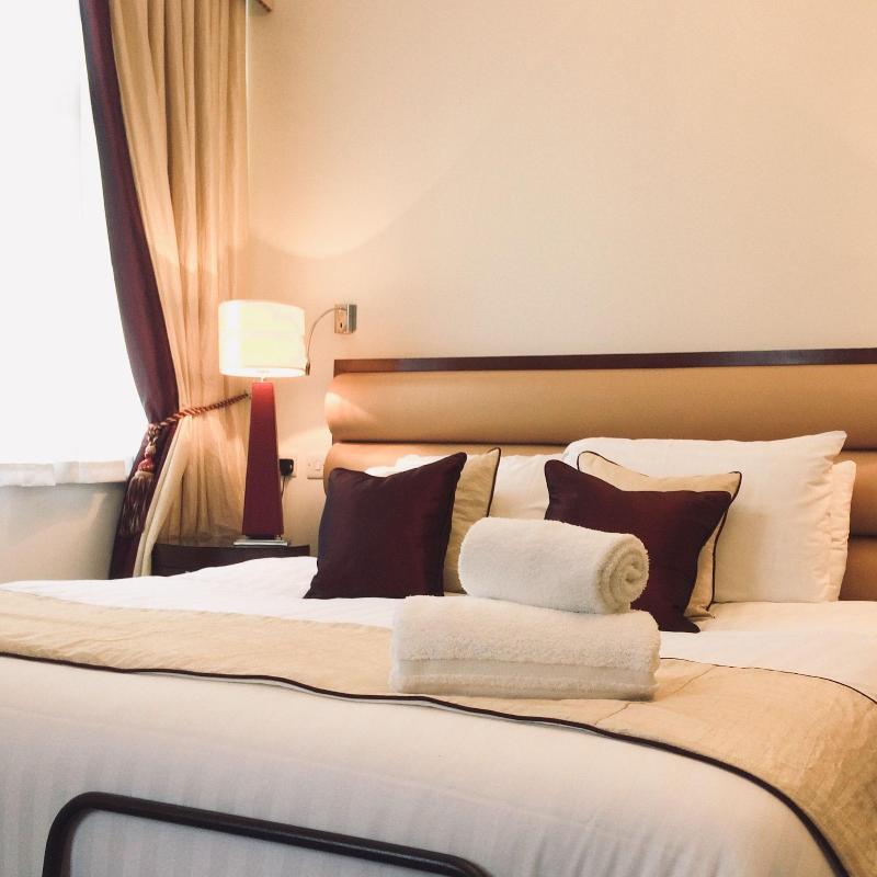 Kings Park Hotel image