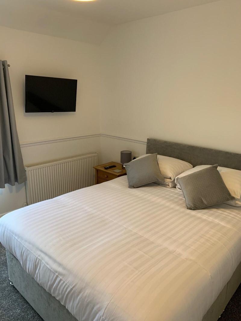 Kings Park Hotel image