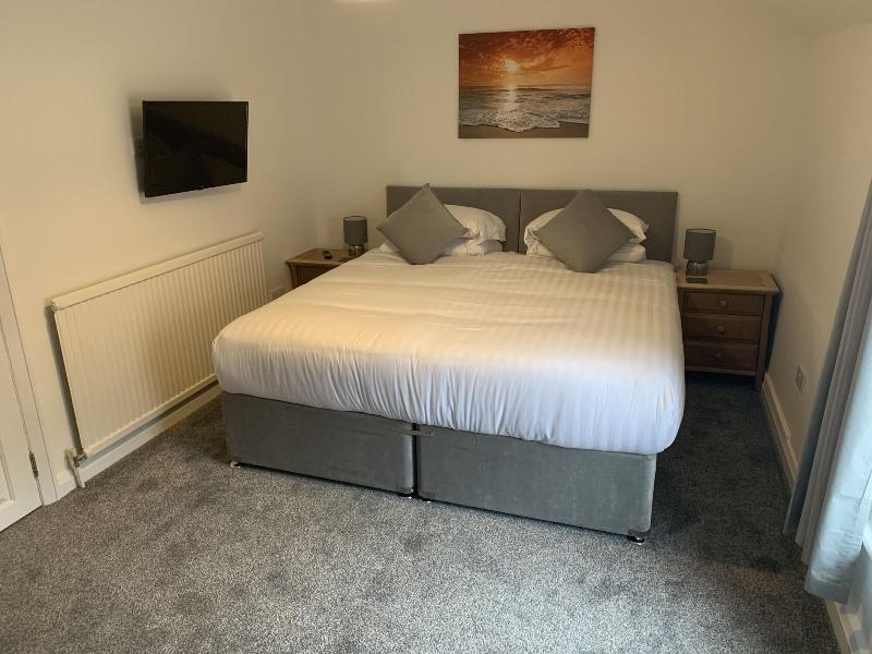 Kings Park Hotel image