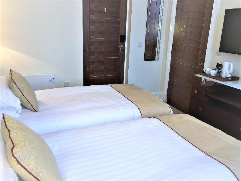 Kings Park Hotel image