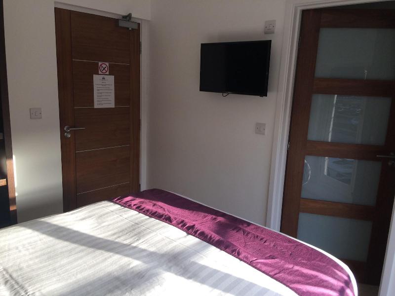 Kings Park Hotel image