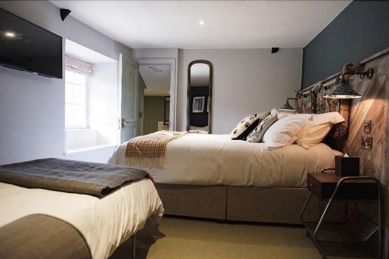 Castle Inn image