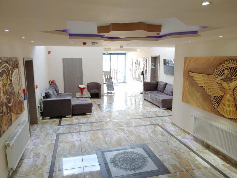 Hotel Babylon image