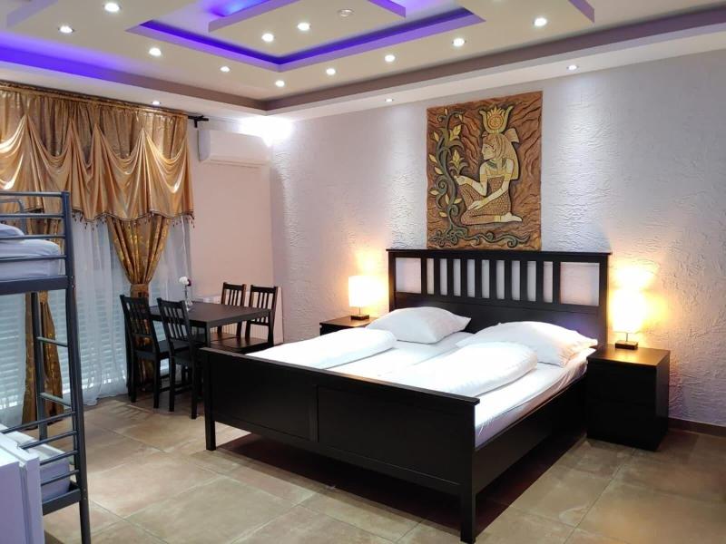 Hotel Babylon image