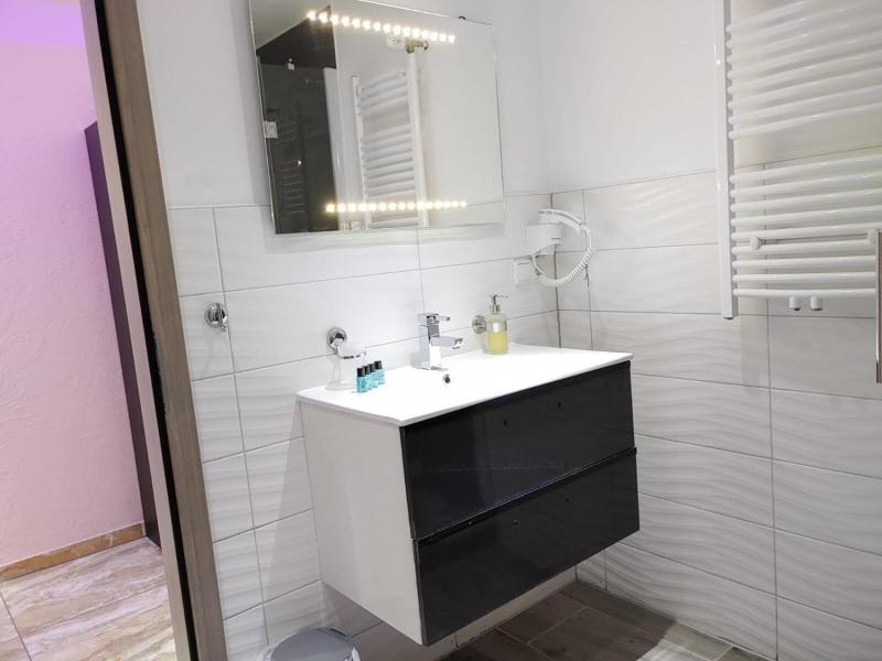 Hotel Babylon image