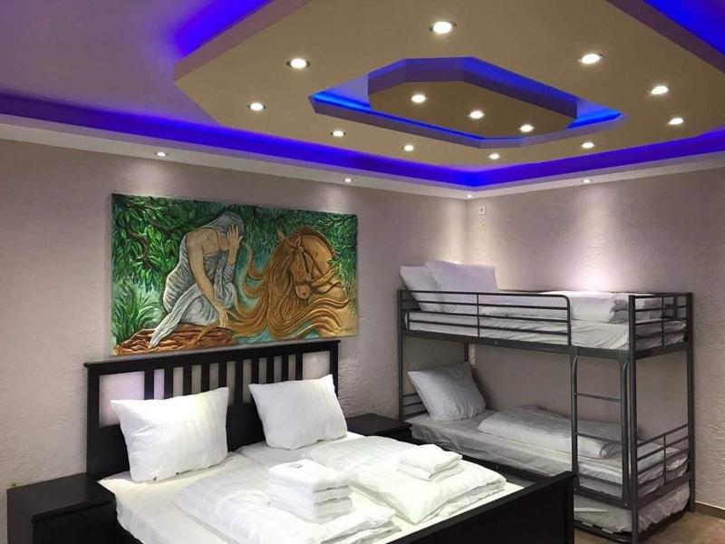 Hotel Babylon image
