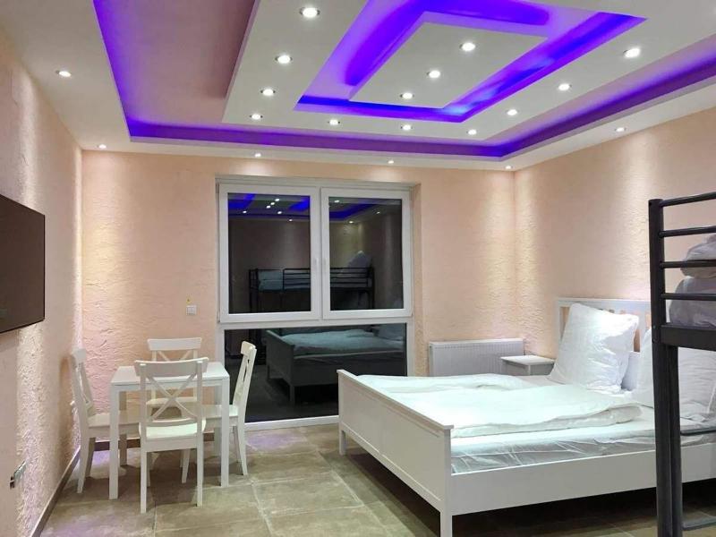 Hotel Babylon image