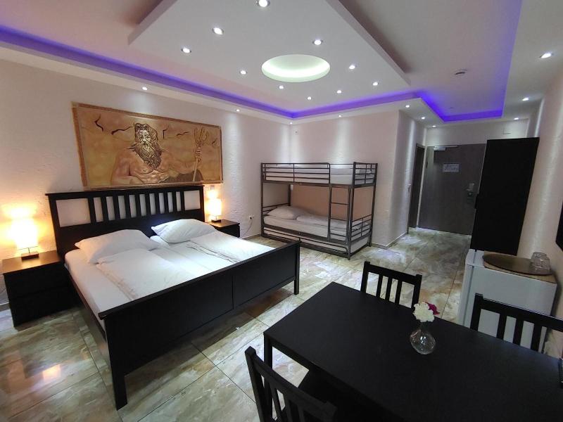 Hotel Babylon image