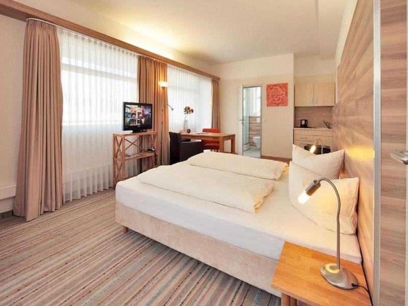 Petul Apart Hotel City image