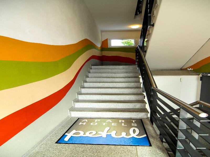 Petul Apart Hotel City image