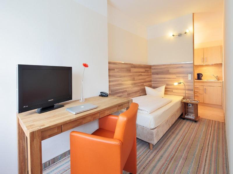 Petul Apart Hotel City image