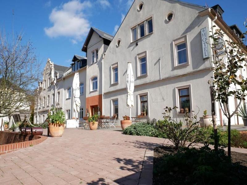 Hotel Garni Brauhof Niederwiesa image
