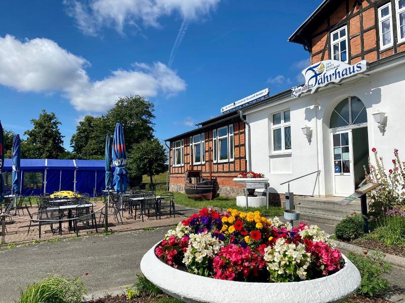 Hotel Pension Zum Alten Fährhaus image
